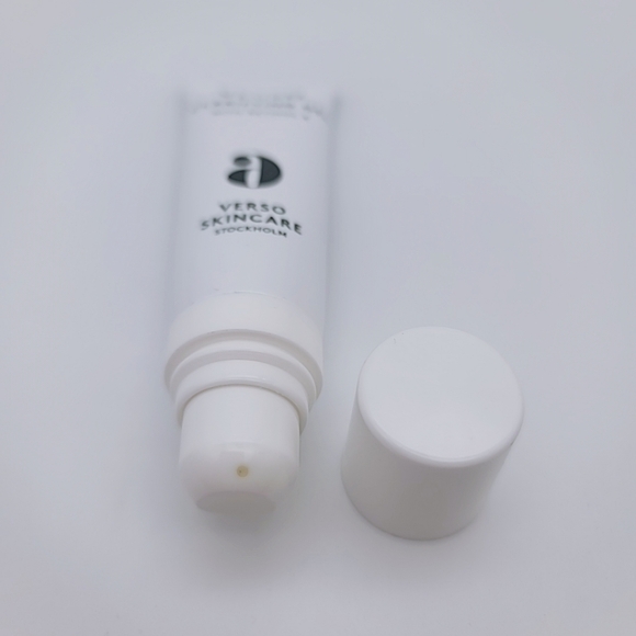 Verso Clarifying Gel With Retinol 8 - Picture 3 of 5